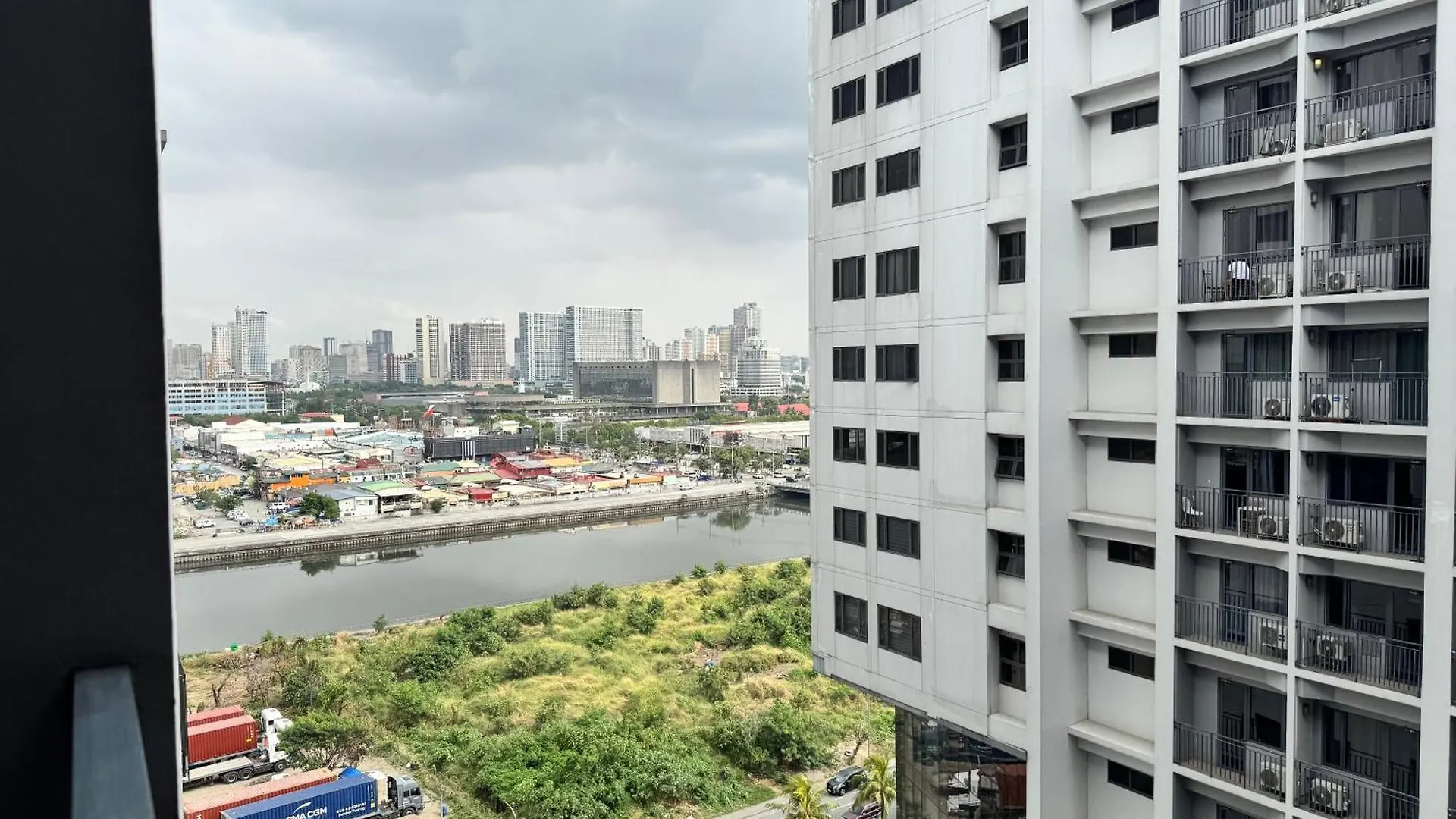 Apartment 14102 Shore 2 Residences Cozy 1Br With Balcony By Prime Stay Manila