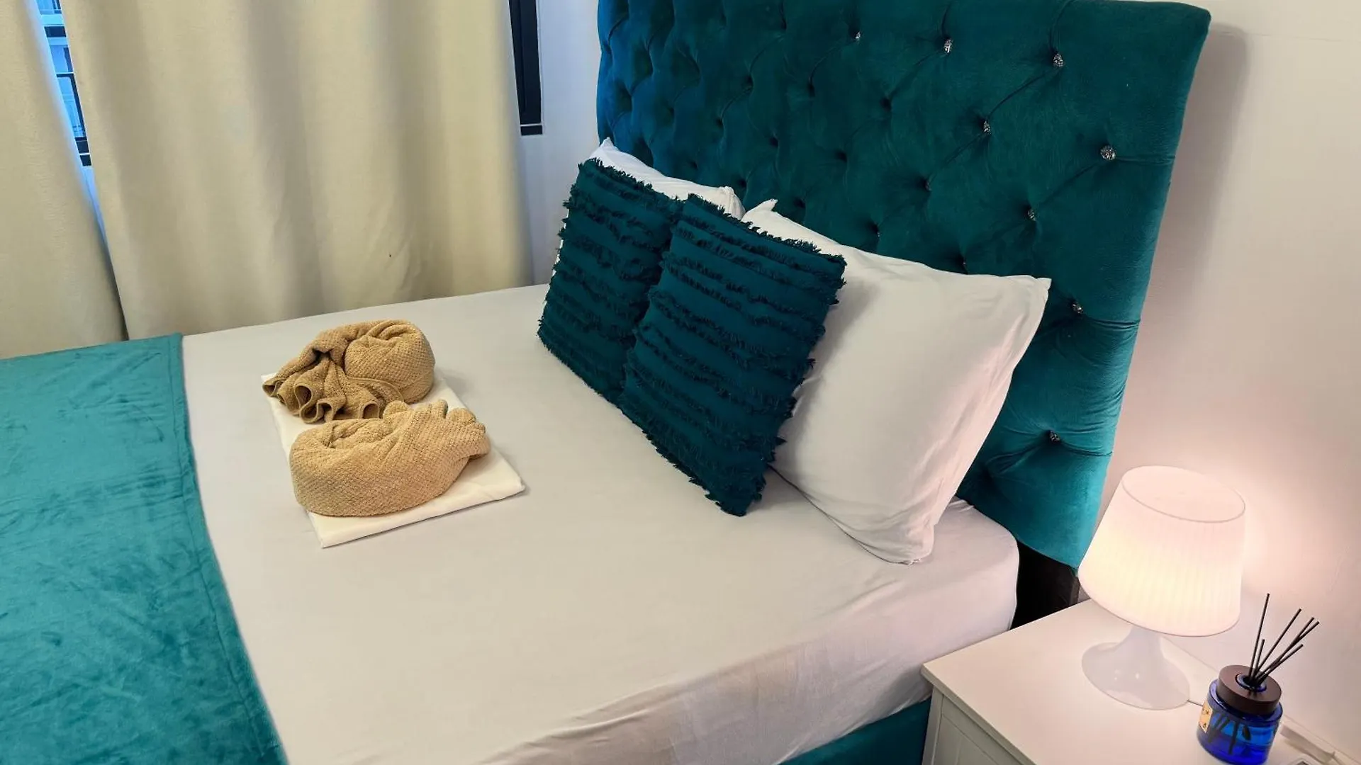 Apartment 14102 Shore 2 Residences Cozy 1Br With Balcony By Prime Stay Manila